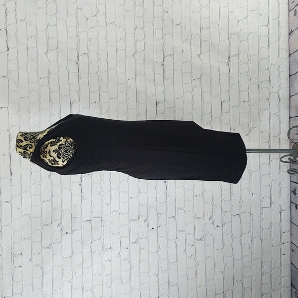 The Limited Size M Sleeveless V-Neck Cocktail Dress with Gold Zipper - Picture 4 of 10